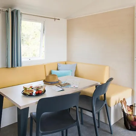 Domaine Du Surgie 营地